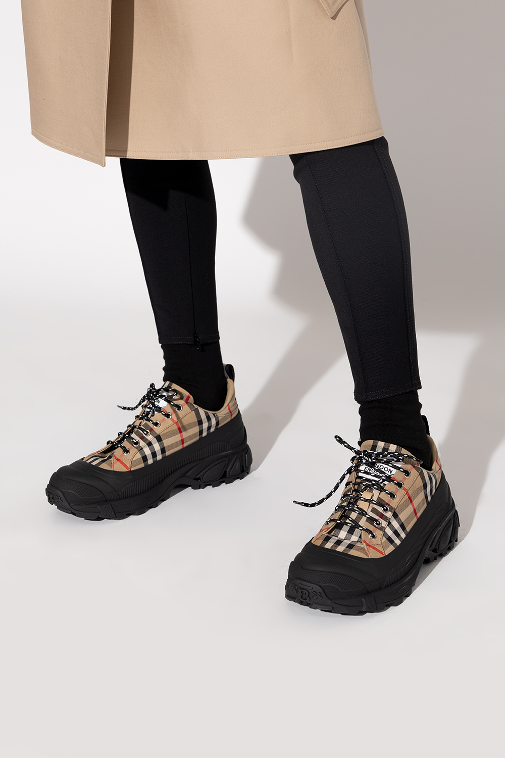 Burberry arthur sneaker clearance collection